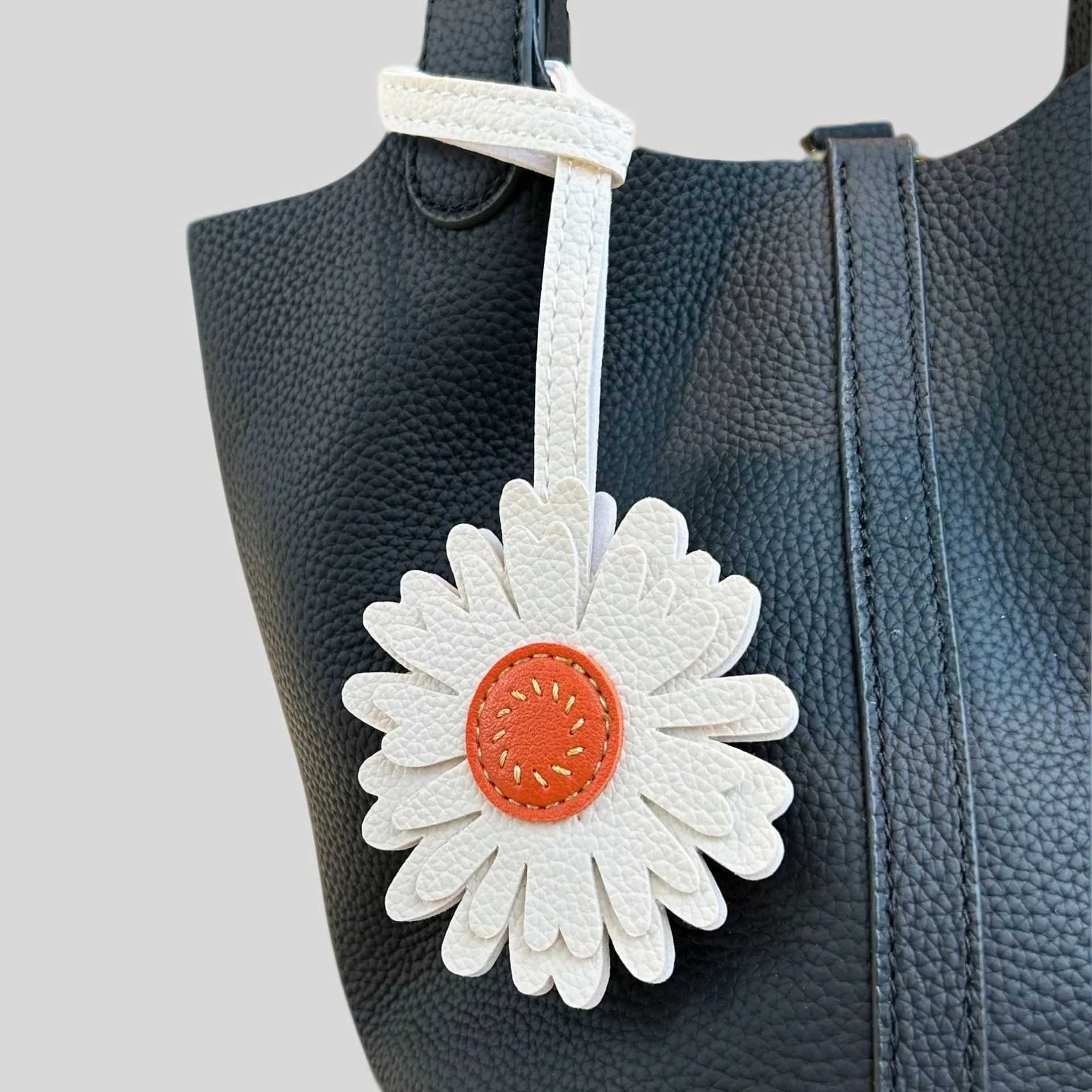 Handmade CutandSew Small Daisy Bag Charm Sunflower Leather Car Keychain Unique and Personalized GiftW251029