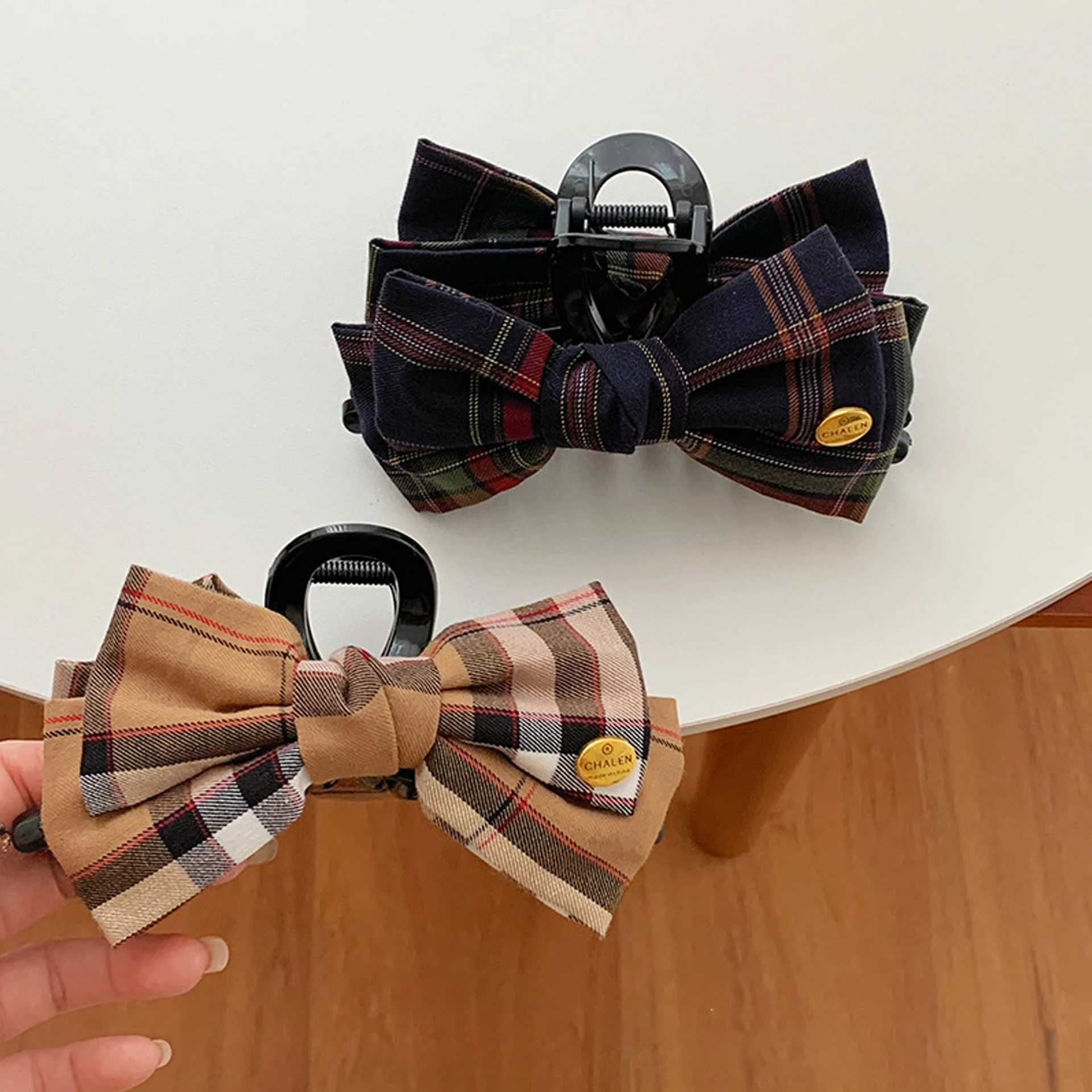 1pc2pcs autumn and winter new British contrast plaid bow grip classic vintage fabric shark clip on the back of the headW251028