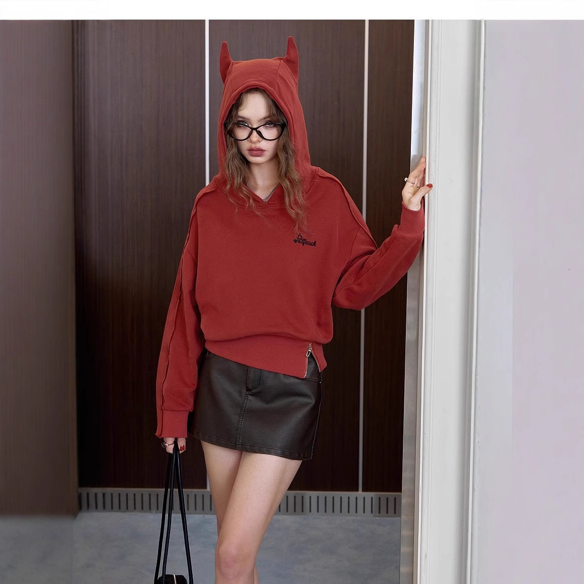 Designer Fairy Pocket Angora Red Hooded Women's Sweatshirt Autumn New Short, Small and Thin Top