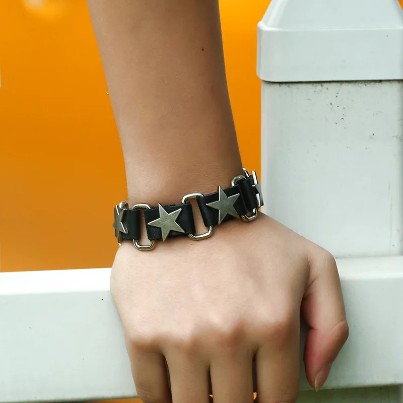 Hip Hop Rock PU Leather Bracelet Men and Women Punk Spikes Rivets Skull Heart Cross Creative Party Bracelet Jewelry Accessories 251028