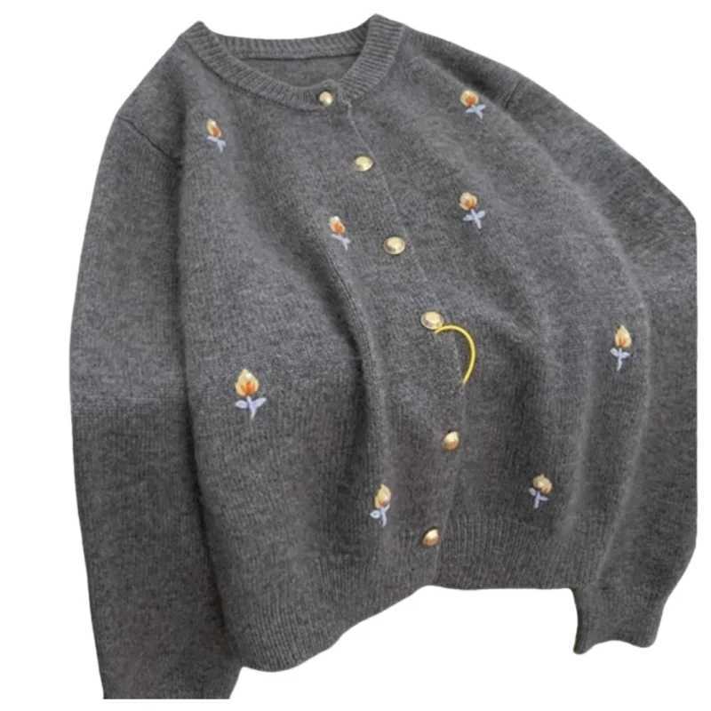 Grey Embroidered Raccoon Velvet Sweater Jacket for Womens Autumn and Winter 2024 New Lazy Style Korean Knitted Cardigan TopT251028