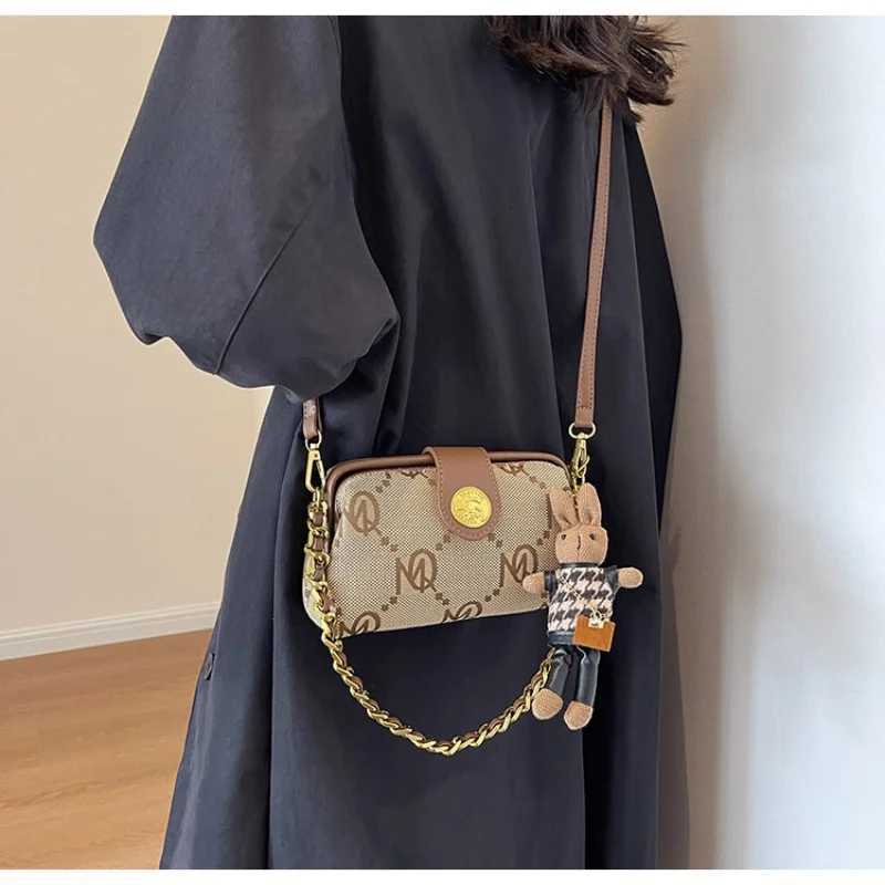 European Ladies Shoulder Bag Fashion Chain Girl Crossbody Handbag Tote Bag Vintage Printing Pendant Decoration Canvas Material W251029