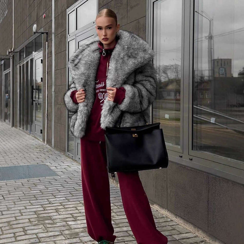 Faux Women's Fur Coat Turn-Down Collar Long Sleeve Elastic Cuff Plush Fluffy Female Fur Coat Fashion Autumn Loose Fur For Ladies
