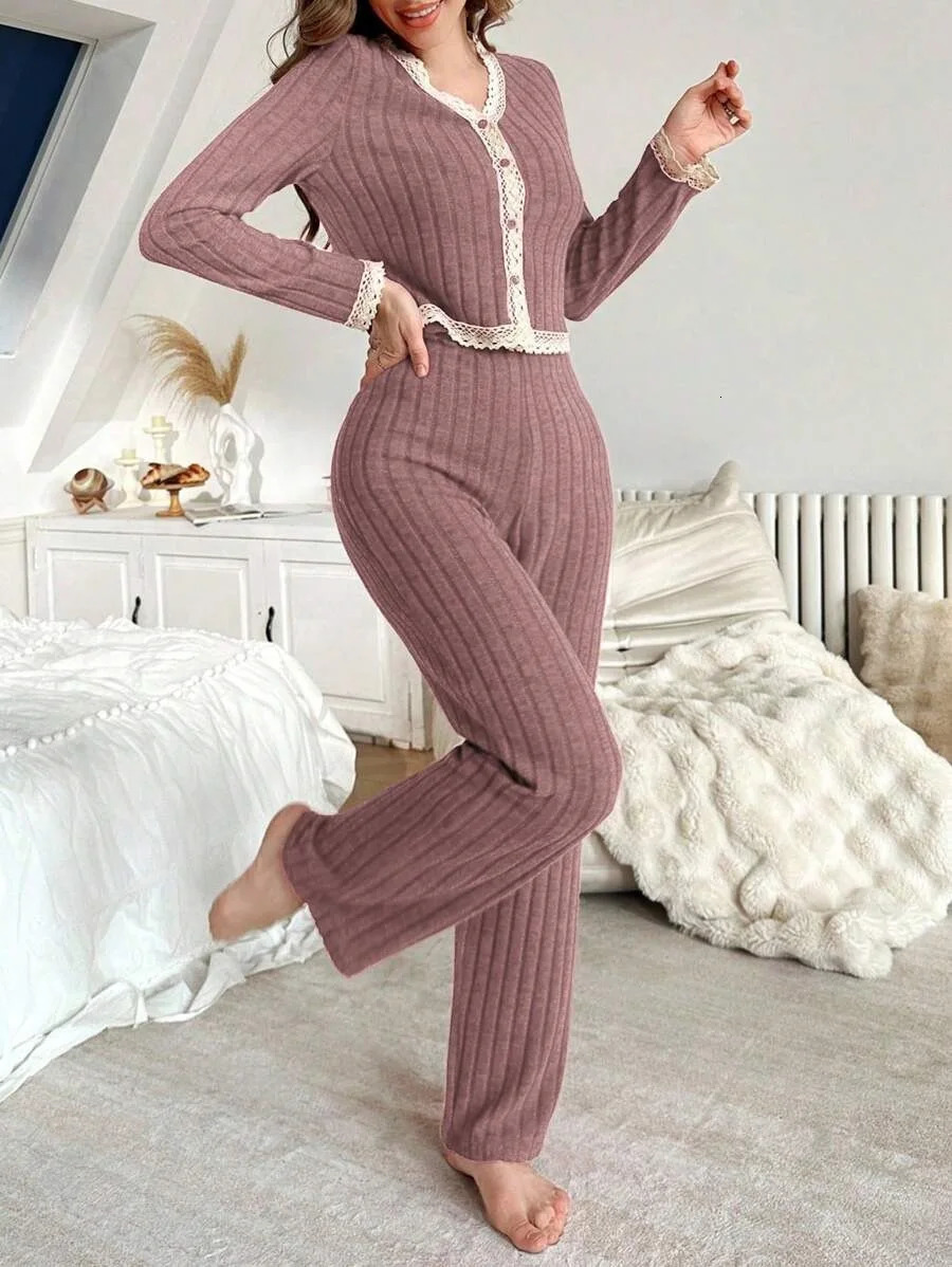 Autumn Winter Flannel Pyjama Set for Womens Thickened Long Sleeve Top and Elastic Waistband Trousers Sleepwear Loungewear 251029