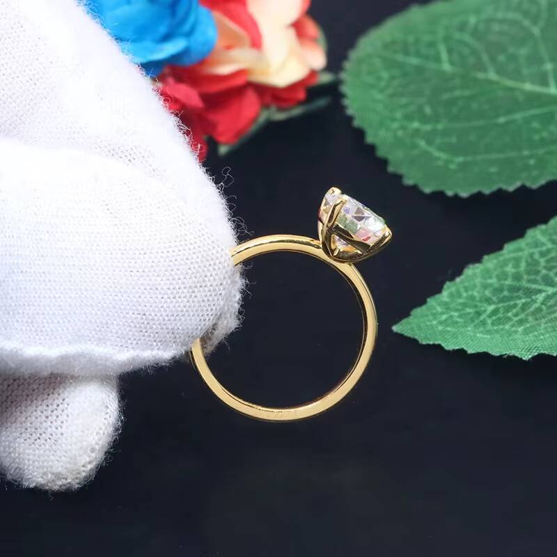 Yingma Jewelry Simple Design 8mm 2ct Round Cut 925 Sterling Silver 14K 18K Yellow Gold Moissanite Ring for Wedding Engagement