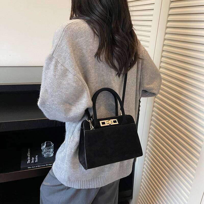 Stylish Retro Solid Color Women s Handbag Shoulder Metal Buckle Deco Adjustable Strap Crossbody Bag for Commuting Daily Use
