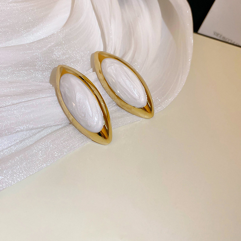 Earrings for women Retro geometric silver needle earrings simple and unique niche copper gold-plated Earrings free shipping birthday gift Luxury earri