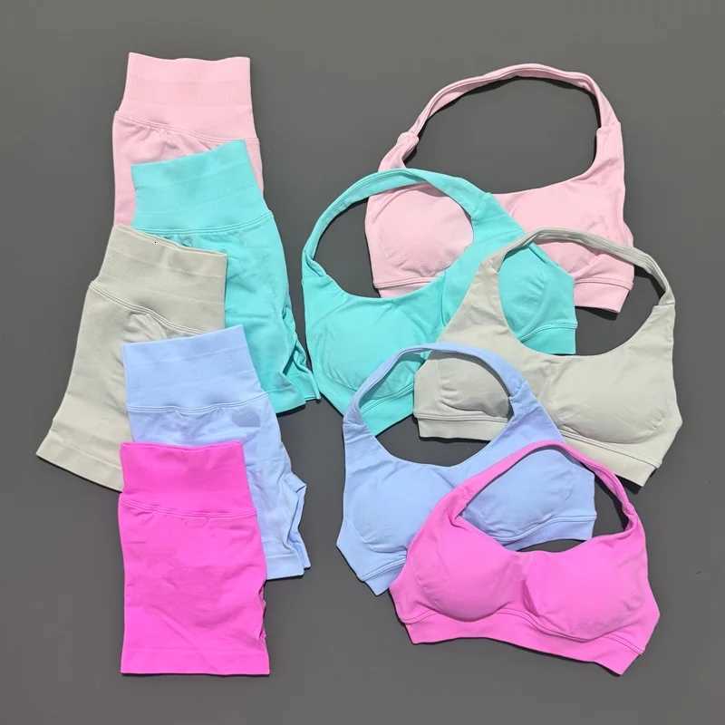 2 Piece Histello Sports Set Women Seamless Halter Bra Neck Strap Padded Yoga Top Scrunch Bum Shorts Workout Suit Sports Gym SetsXJ251029