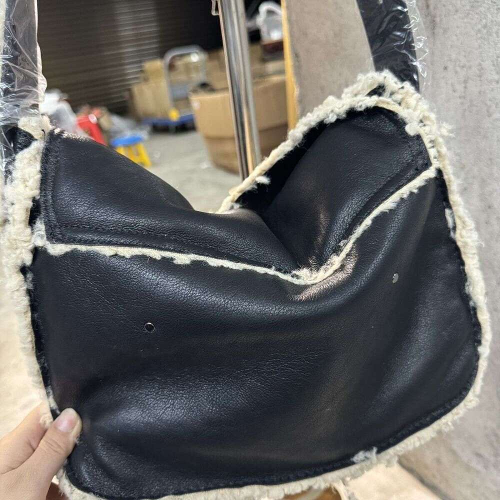 Designer Bag Tote Shoulder Bag Korean Design Color Block Genuine Leather Large Capacity Tote High End Feel Lamb Wool Mother Daughter