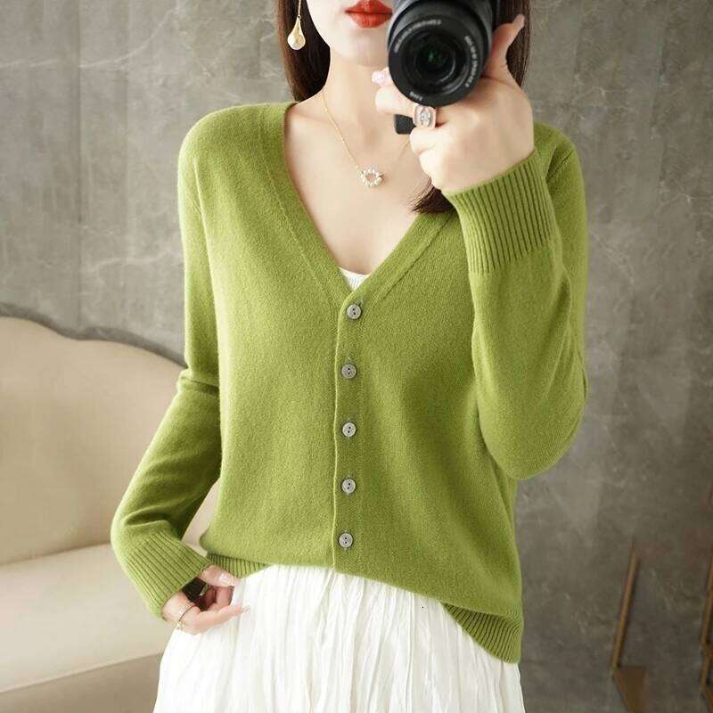 2025 New V-Neck Temperament Small Fragrant Wind Women Loose All Sweater Coat Special Offer Cardigan ZHI Women Sweater Designer Sweater Women