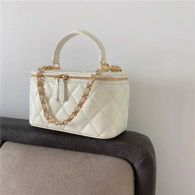 Xiaoxiang Rhombus Chain Square Box Bag 2025 New Simple and Versatile Single Shoulder Crossbody Sheepskin Leather Womens Bag W251029