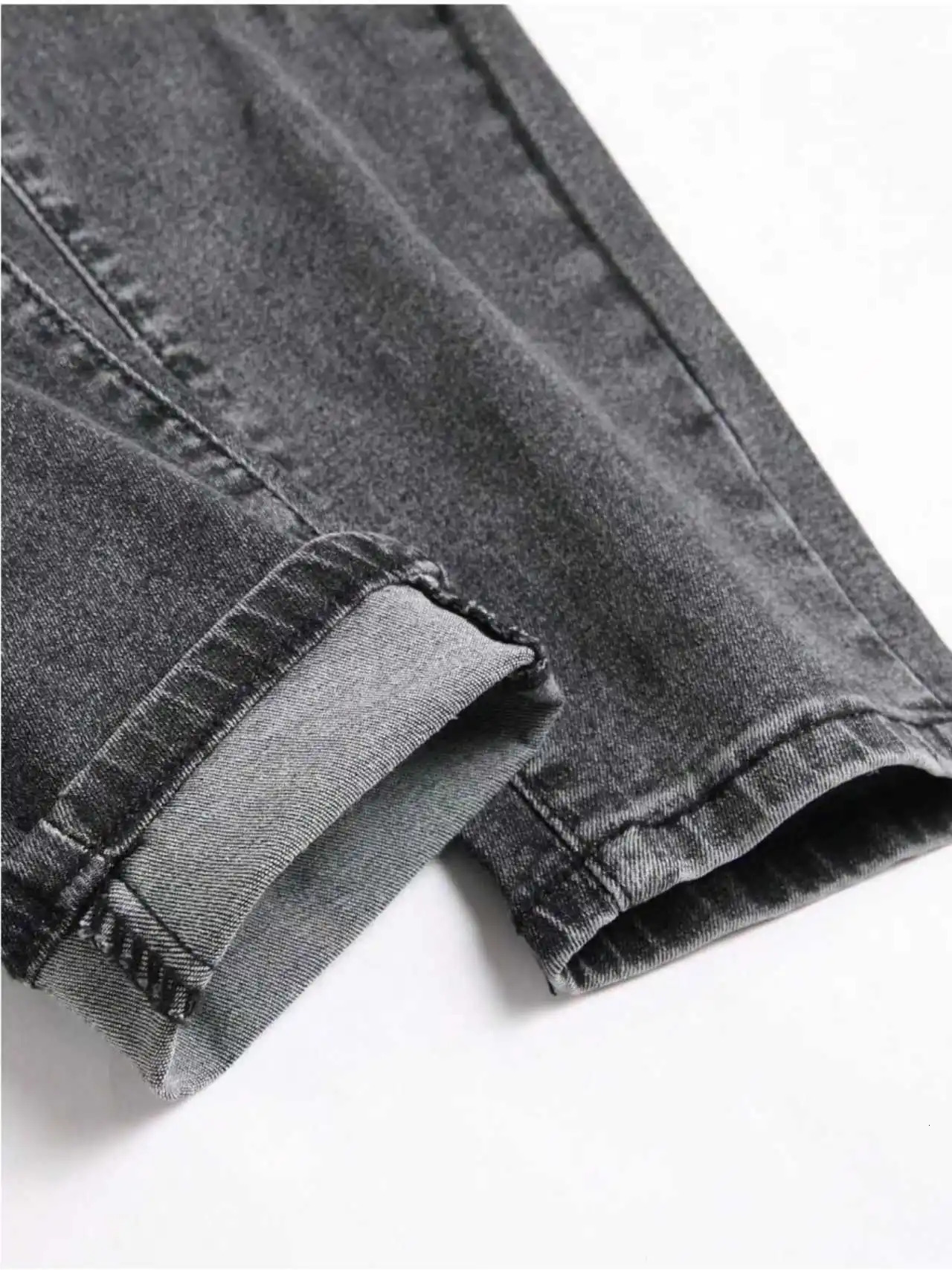Loose gray mens jeans warm enough for autumn and winter easily handling seasonal temperature changes versatile and practica 251029
