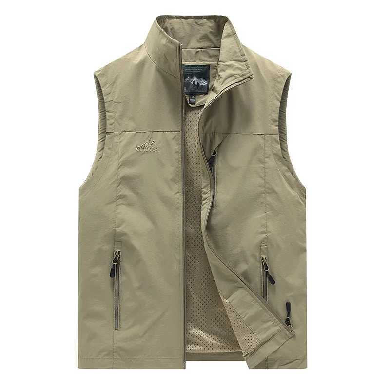 FGKKS Spring New Men Waistcoat Outdoor Leisure Solid Color Vest Young Middleaged Photography Fishing Casual Vest Jacket Male W251029