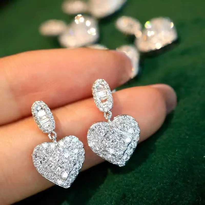 Huitan Sparkling Heart Drop Earrings for Women Luxury Noble Wedding Bridal Jewelry Brilliant Ear Accessories for Engagement GiftW251029