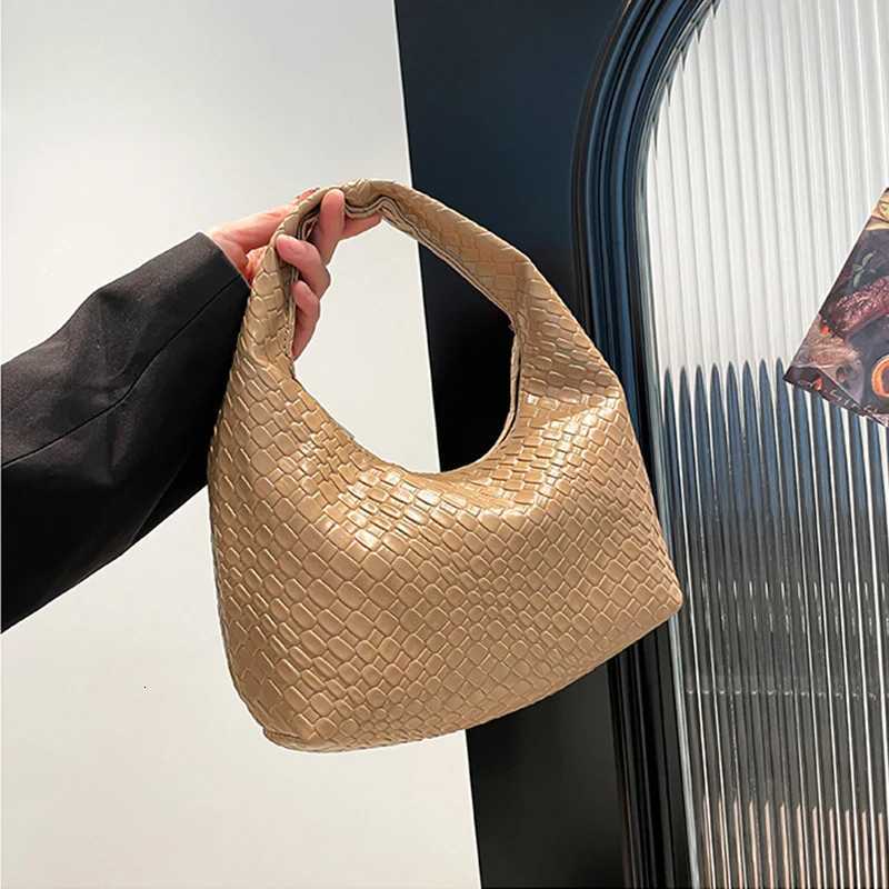 Fi Pu Weave Bag Red Purse Underarm Bag Fiable Crescent Mobile Phe Purse and Handbags For Wen D251029