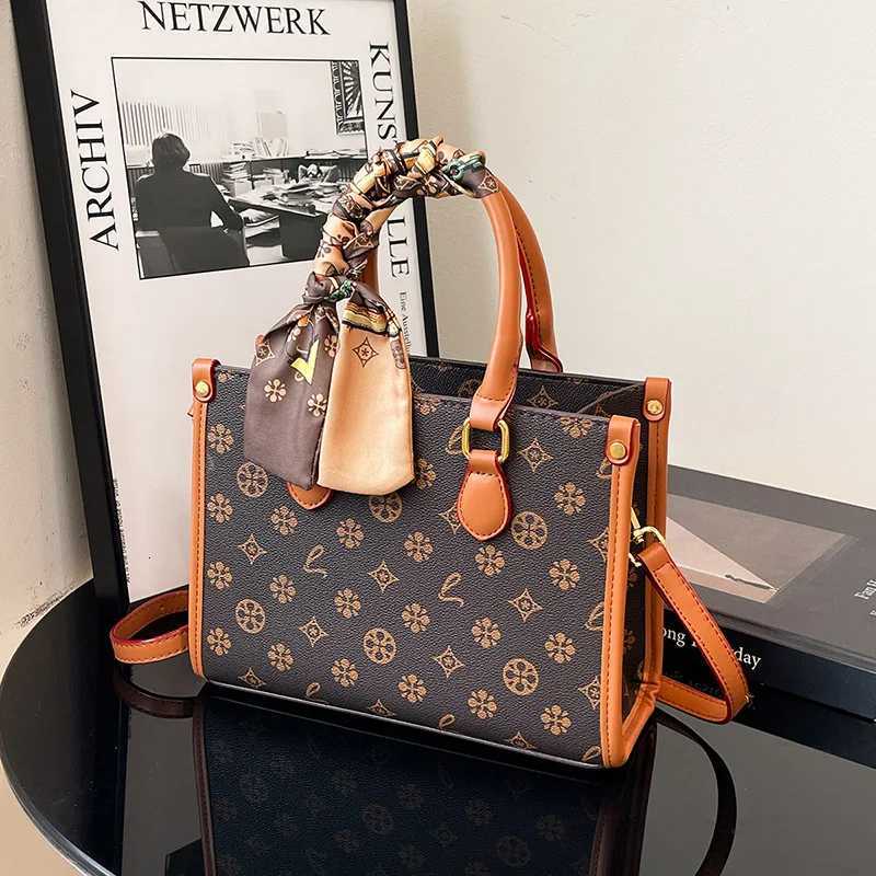 2025 New Tote Bag for Women Multiway Shoulder Crossbody Purse Luxury Fashion Handbag for Daily Commute Travel W251029