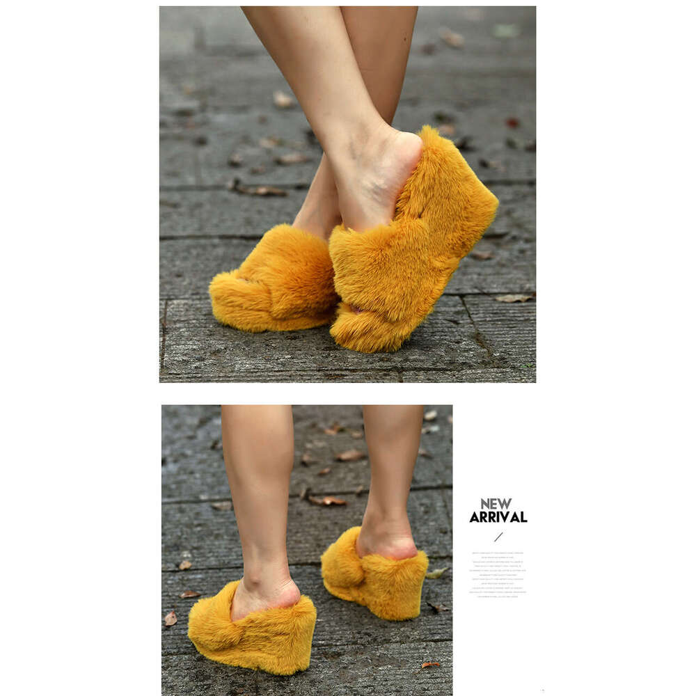 35-42 Plus Size 2025 Autumn Winter New Large Size Furry Thick Designer Shoe Sole Wedge Women Outdoor Wear Fleece Slippers