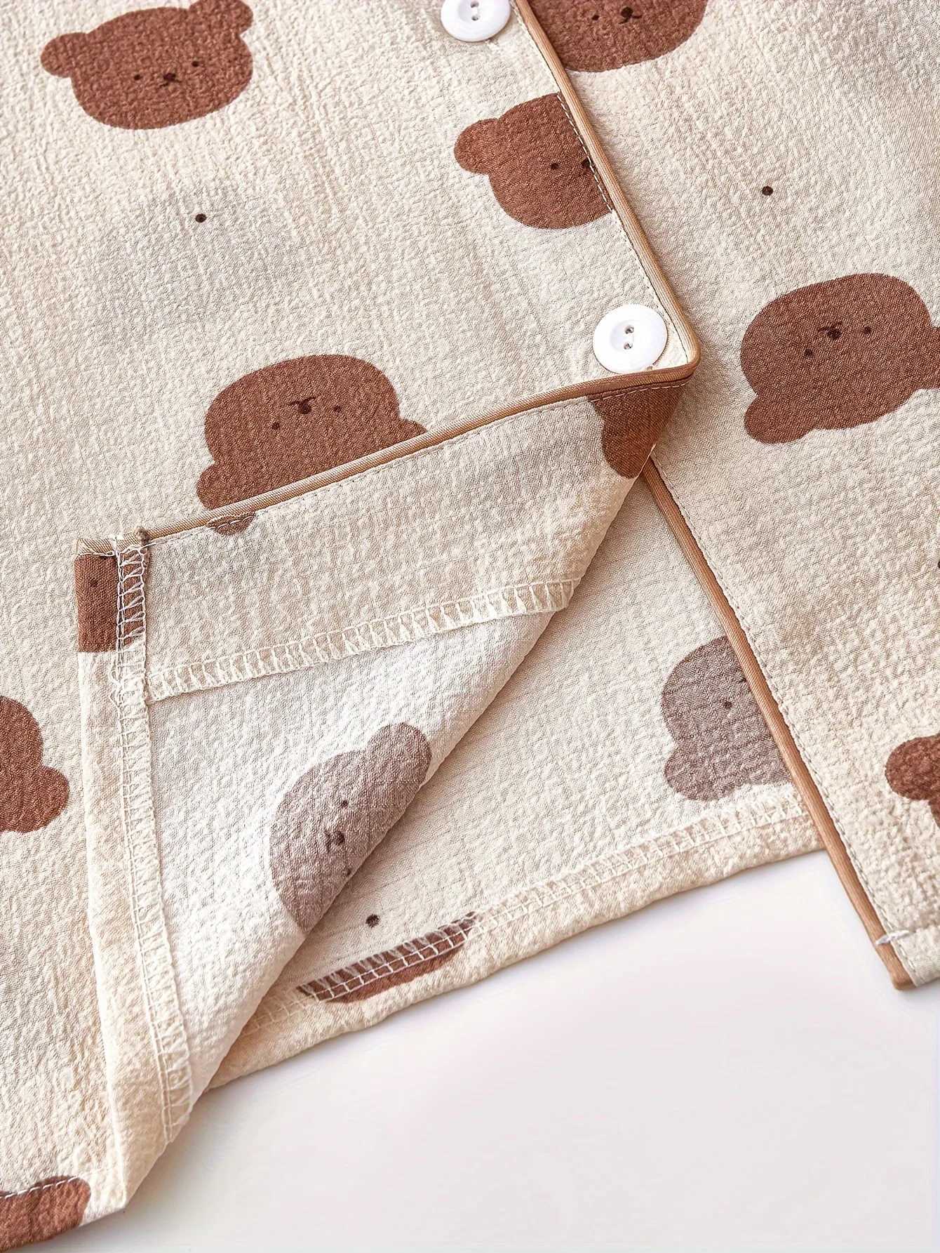 Cozy Bear Print Pajama Set for Women Long Sleeve ButtonUp Lapel Top Elastic Waist Pants Machine Washable for AutumnT251029