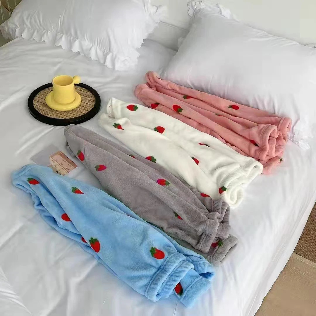 Womens Winter Soft Comfortable Velvet Jacquard Warm Sleepwear Cute Strawberry Pajama Sets Female Thermal Nightwear Loungewear 251029