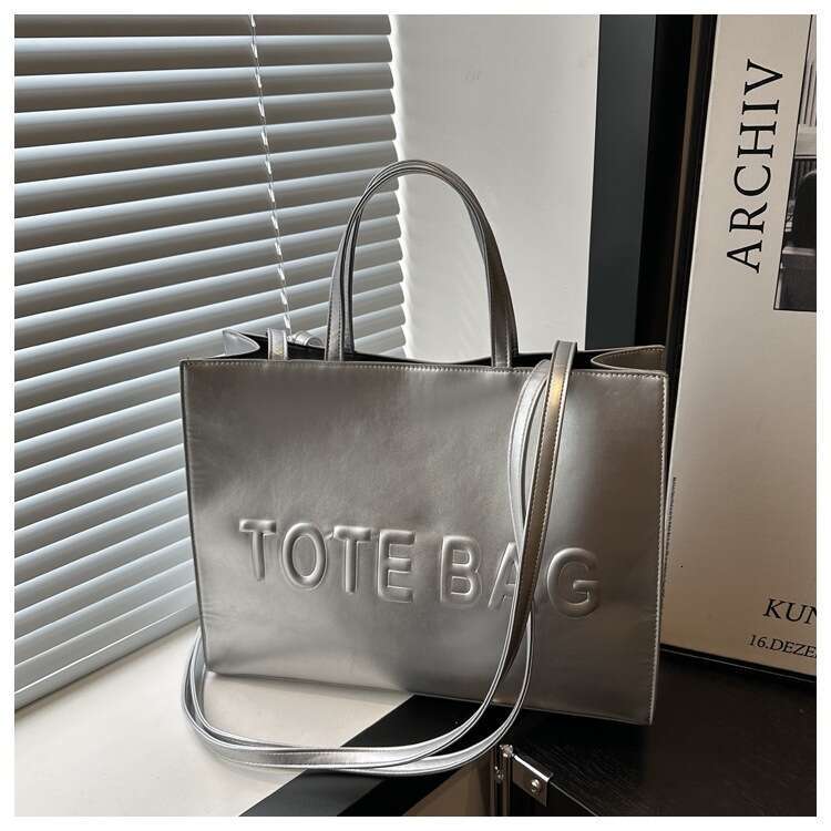 Designer bag Large Capacity Crossbody Women 2024 New Summer Tote Bag for College Students Trendy Commuter Handbag