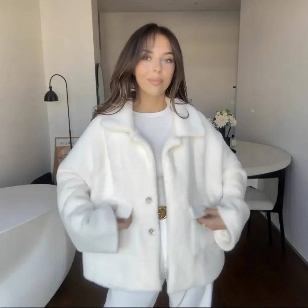 Womens Woolen Coat Fashionable Loose Furry Temperament Highend Soft Glutinous Autumn and Winter Item 251029