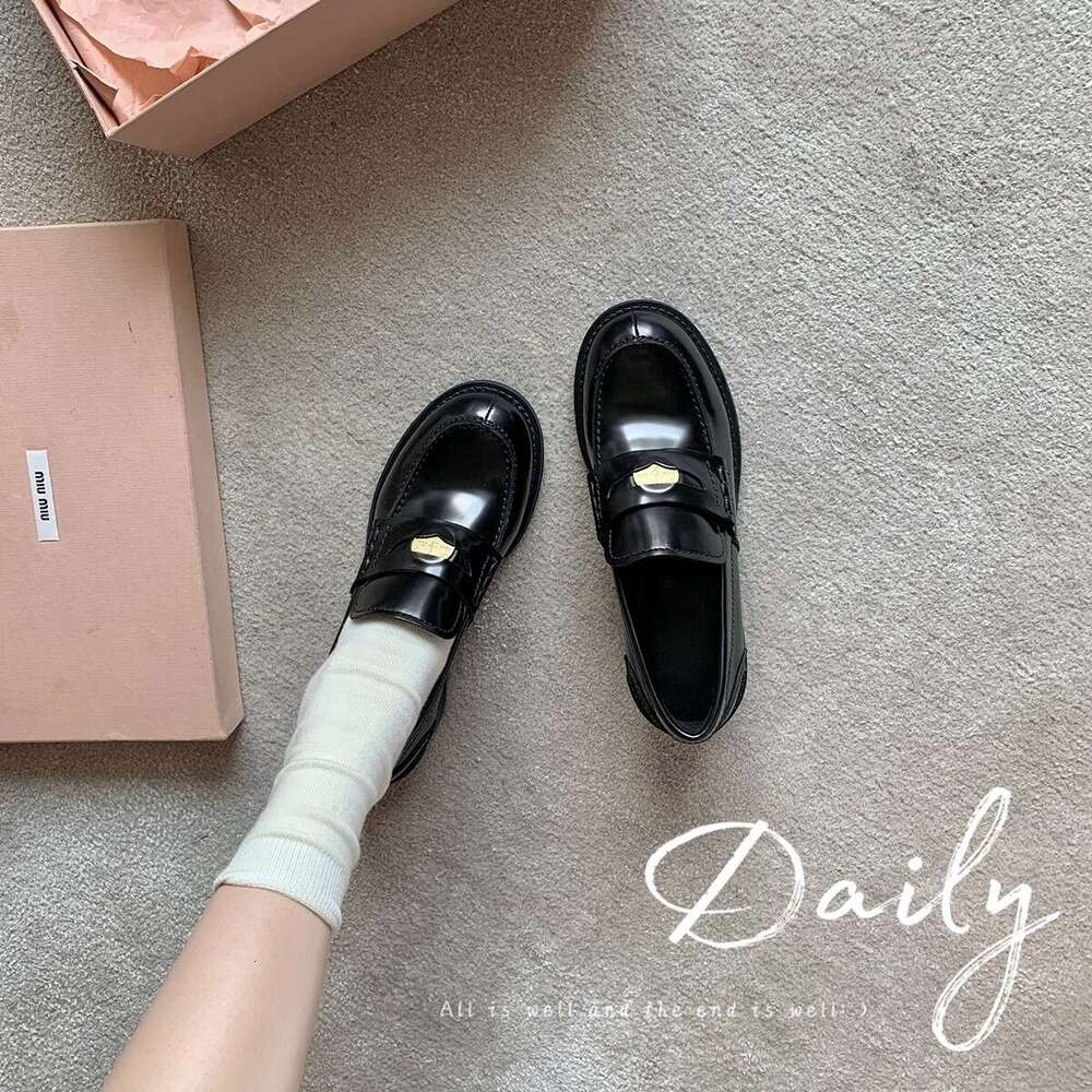 Women's 2025 New Retro Designer Shoe Soft Sheepskin Coin Buckle Thick Heel Slip-On Loafers Small Leather Shoes