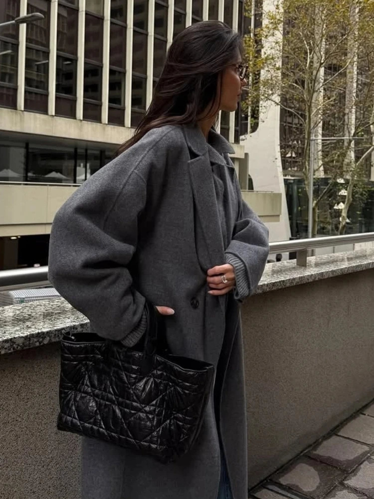 Elegant Solid Lapel Long Coat Women Classic Retro Single Breasted Pad Shoulder Coats Lady Winter Chic Loose Street Outwear 251028