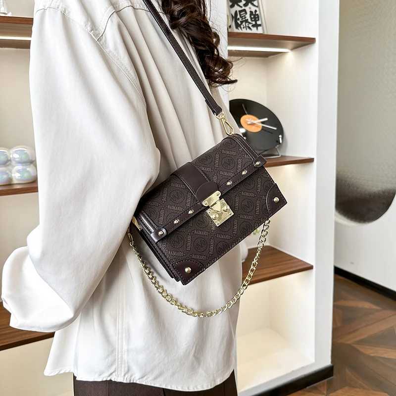 New Fashion Womens Chain Strap Shoulder Bag Classic Womens Small Square Bag PU Leather Crossbody Bag W251029