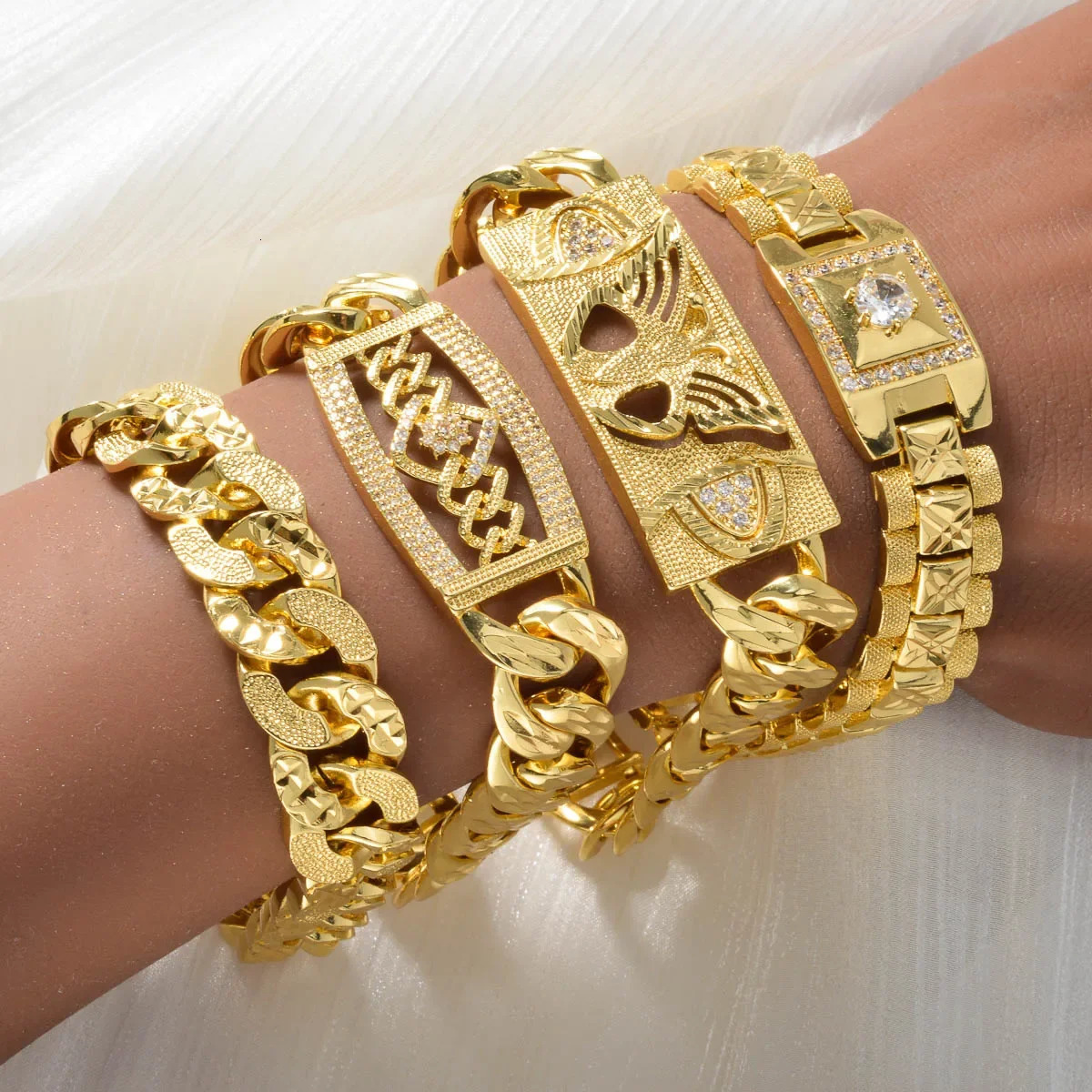 Elegant Copper Jewelry Bracelet Collection Charm Bracelets for Women Fashion Gift Idea Trendy Accessories 251028