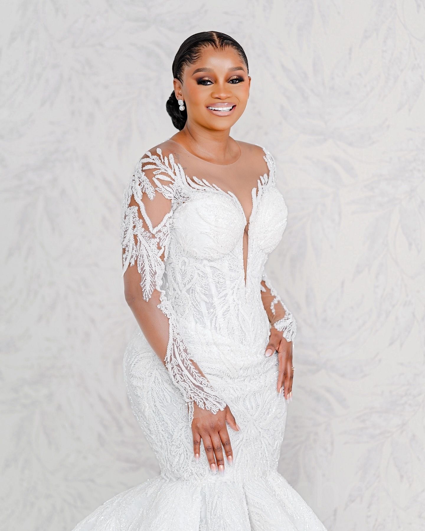 2026 Arabic Aso Ebi Plus Size Ivory Satin Mermaid Wedding Dresses Sequined Lace Sheer Neck Full Sleeves Bridal Gowns Dress O29