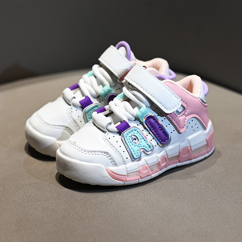 New designer fashion sports shoes, children's soft soled anti slip sports shoes, baby walking shoes for many years, fashionable children's s