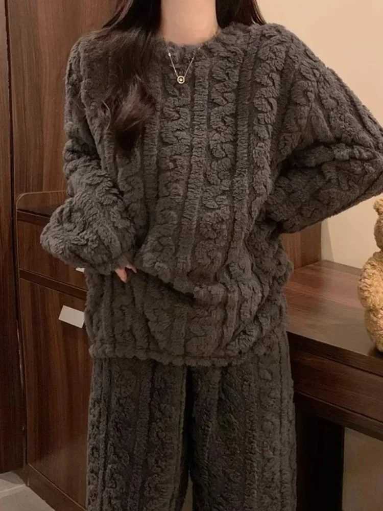 2024 Solid Color Coral Fleece Oneck Women Pajama Sets Long Sleeve Plush 2 Piece Sets Fashion Comfortable Ribbed Cozy SleepwearT251029