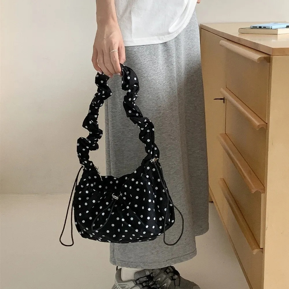 Versatile Polka Dot Underarm Bag Korean Style Large Capacity Drawstring Shoulder Bag Lightweight Clutch Purse 251029