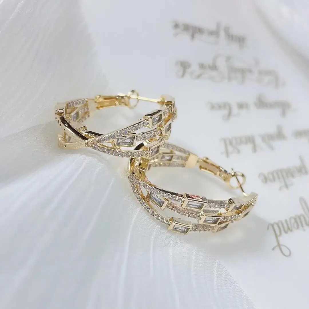 Fashion Twine Design Circle Big Hoop Earrings Paved Color Cubic Zirconia Luxury Women Party High Quality CZ Jewelry for WeddingW251029