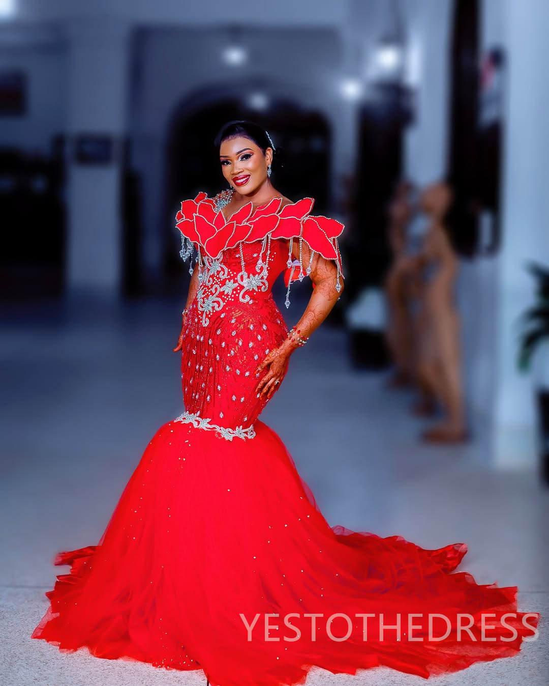Plus Size Red Prom Dresses 2025 Mermaid Evening Dresses Formal Gowns Illusion Sheer Neck Long Sleeves Beaded Lace Tiers Tulle Crystals Birthday Dress 