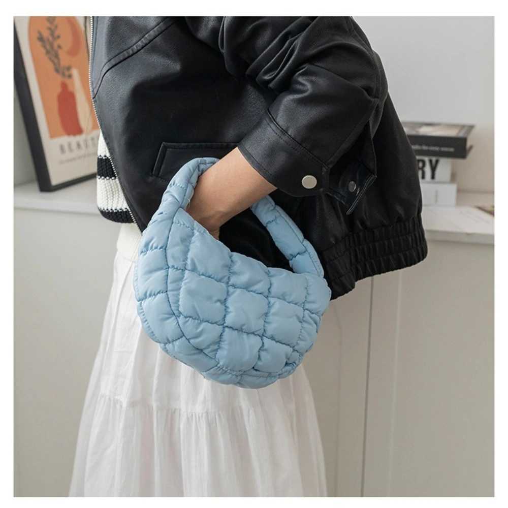 2025 KoreanStyle Pleated Bubble Handbag New Niche Cloud Bag down CottPadded Dumpling Handbag Fiable Wens Cluh D251029