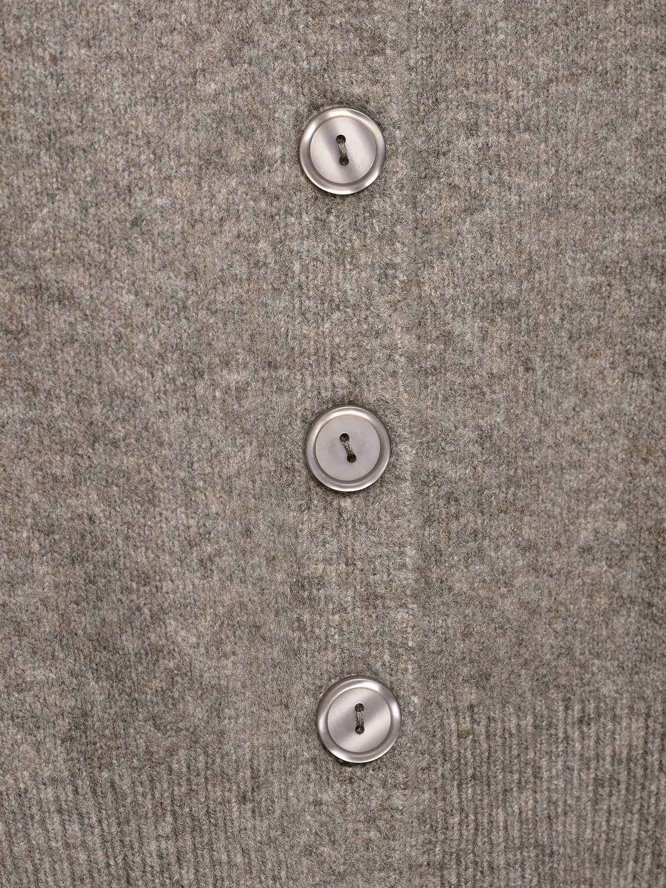 New womens versatile single breasted soft long sleeved round neck knitted jacket fashionable versatile sweaterT251028