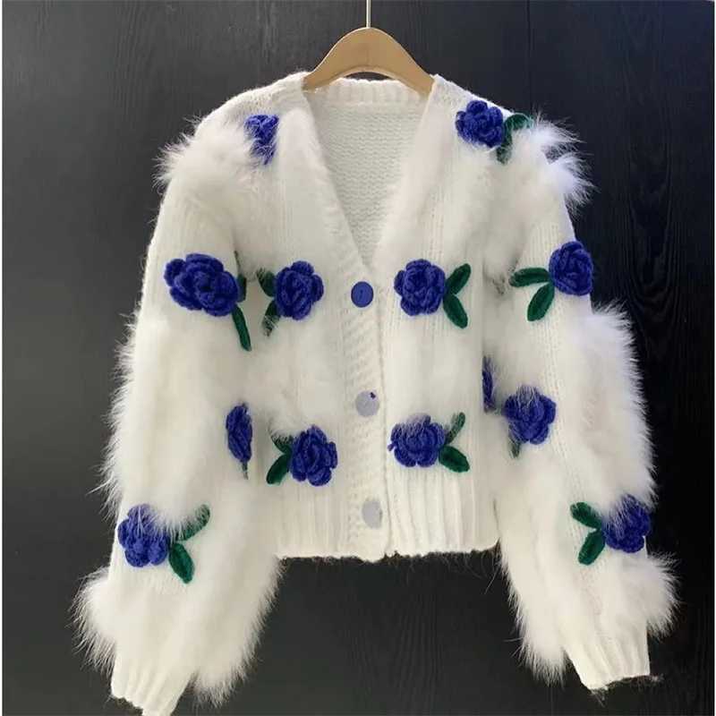 Womens New Sweet Rose Blossoms 3D Hook Flower Rose Blossoms Sweater 2025 Autumn Female loose Splicing Hairy Rose Blossoms TopT251028