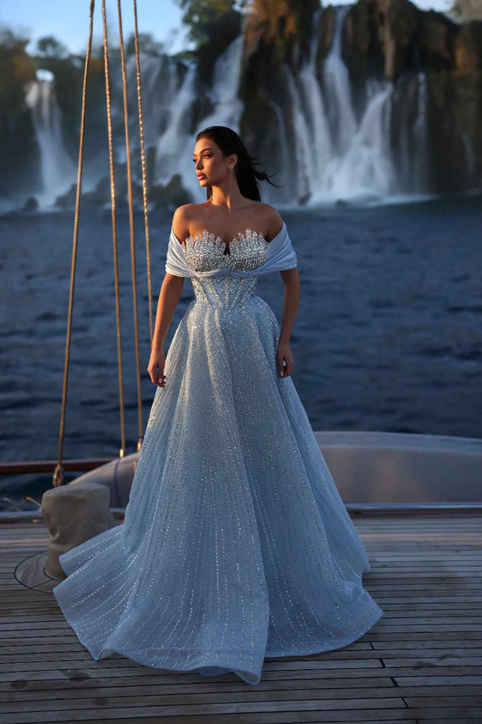 Sparkling A Line Crystals Evening Dresses Off Shoulder Sleeveless Prom Gowns Beadeds Sequins Special Occasion Custom Made