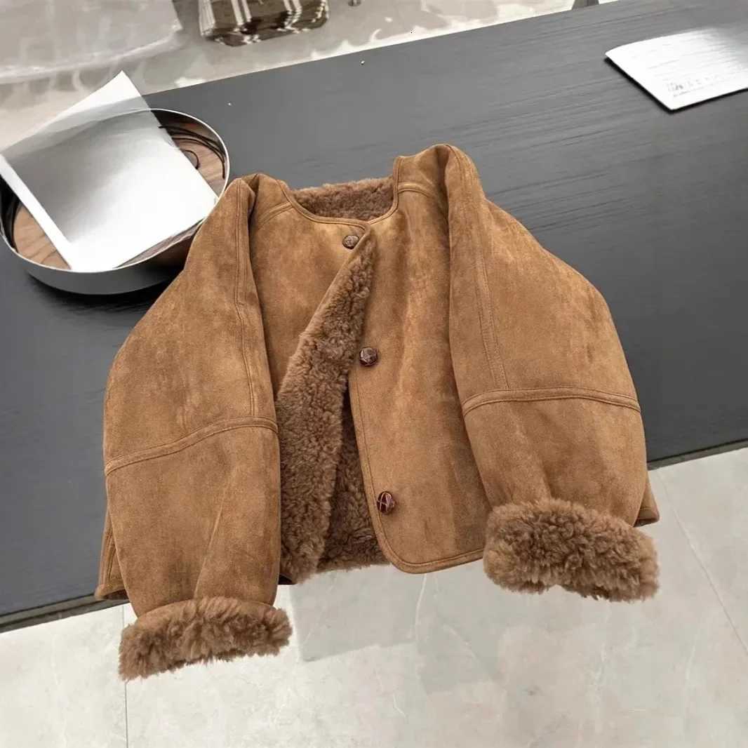 Hot Sale Of The Season New Brown Leather Fur Integrated Jacket Autumn Winter Thickened Crew Neck Womens Fashion Outerwear Mello Y251105