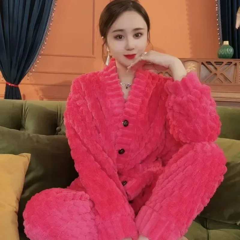 Famale Coral Velvet Pajamas Women Autumn Winter Loungewear Plush Thickened Nighty 2024 New Warm Large Flannel Home Clothing SetsT251029