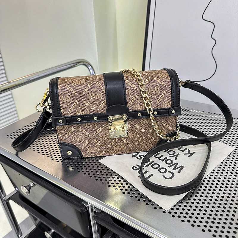 New Fashion Womens Chain Strap Shoulder Bag Classic Womens Small Square Bag PU Leather Crossbody Bag W251029