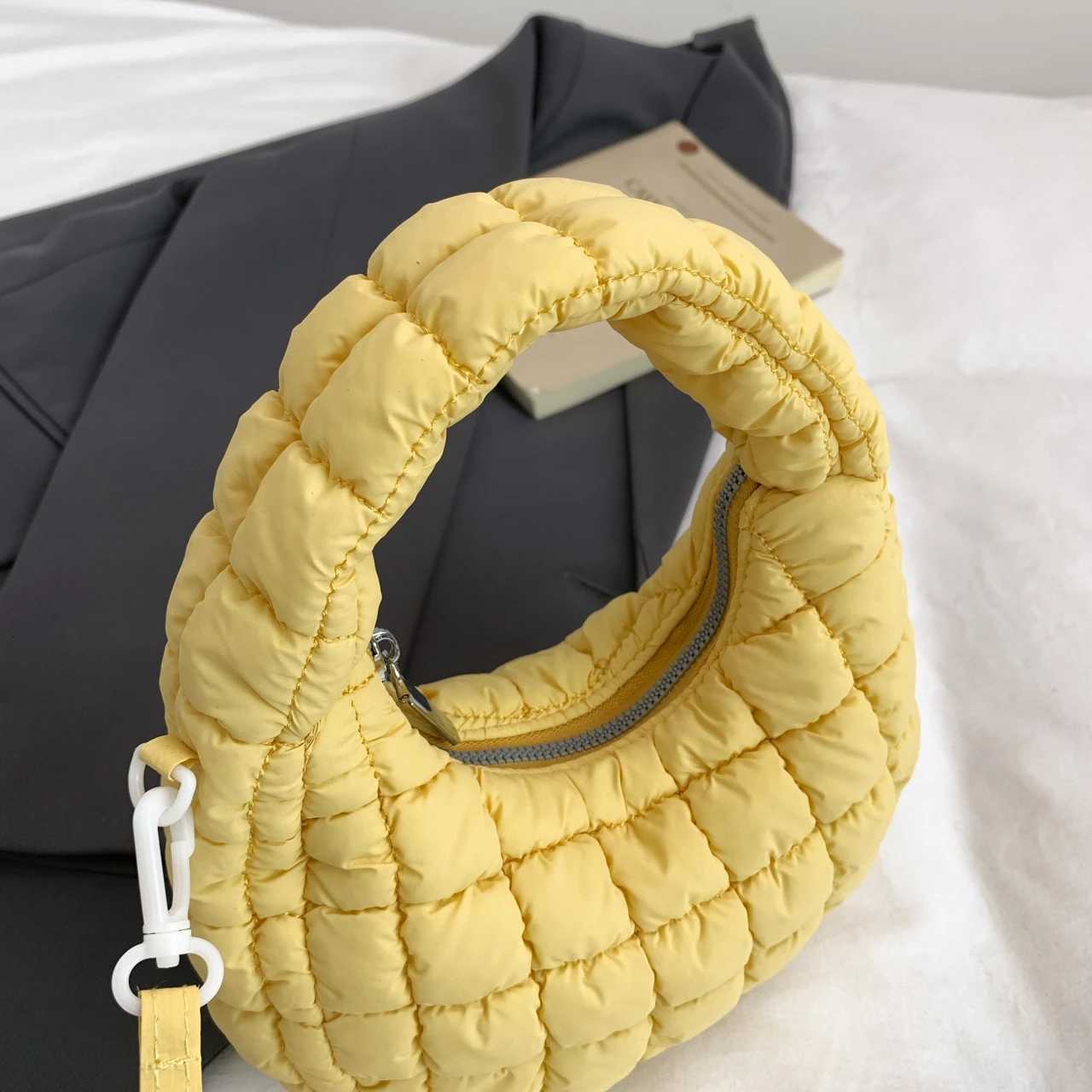 Pleated cloud bag wens autumn and winter new down cott handbag casual versatile bubble shoder messenger bag D251029