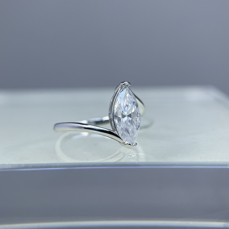 TaiYang S925 Sterling Silver 2ct Marquise Moissanite Ring for Women, Luxurious 925 Sterling Silver Wedding Engagement Diamond Ring with Moissanite Cer