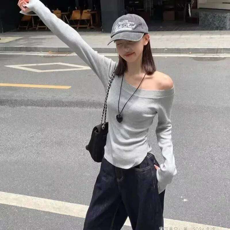 Sexy Pullovers Women Off Shoulder Cropped Knitted Basic Clothes Autumn All-Match Side Slit Simple Tender Slim Gentle Seductive Women Sweater Designer 