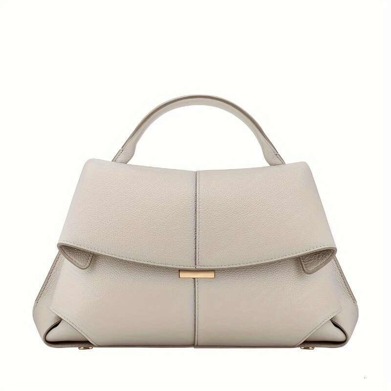 Genuine Leather Bag Stlish Brown Shoulder Handbag With Adjustable Strap, Heart-Shaped Cutouts Ing Details, Perfect For Everda Use, Purse