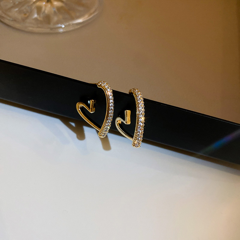 Real Gold Plated Sier Needle Micro Inlaid Zircon Heart Korean Simple Design Sense Stud Fashionable Elegant Earrings for Women