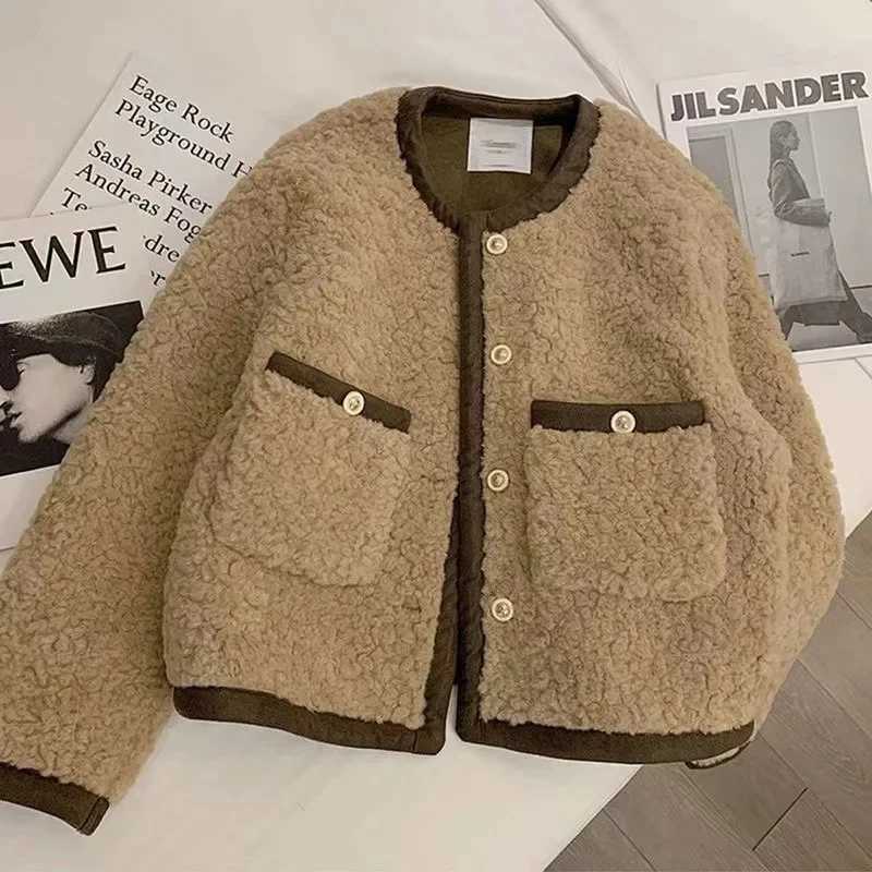 Tweed Style Lamb Wool Jacket WOMens ThickeNed Color Blocking Leather Integrated Sheep Velvet Short Jacket Crew Neck1 Y251105