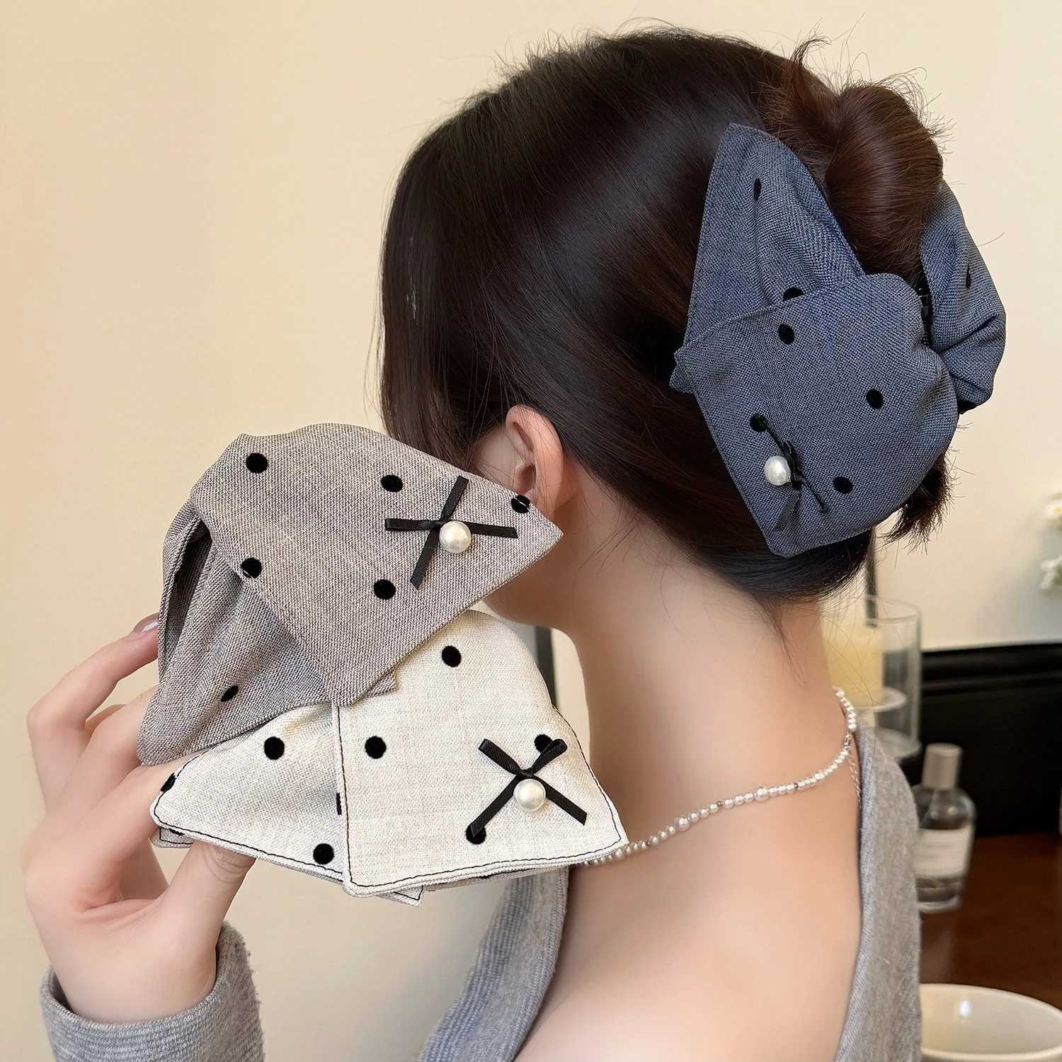 1pc Exquisite Polka Dot Premium Triangle Hair Clip Small Bow Pearl Hair Clamp New Hairpin Shark Clip Hair AccessoryW251028