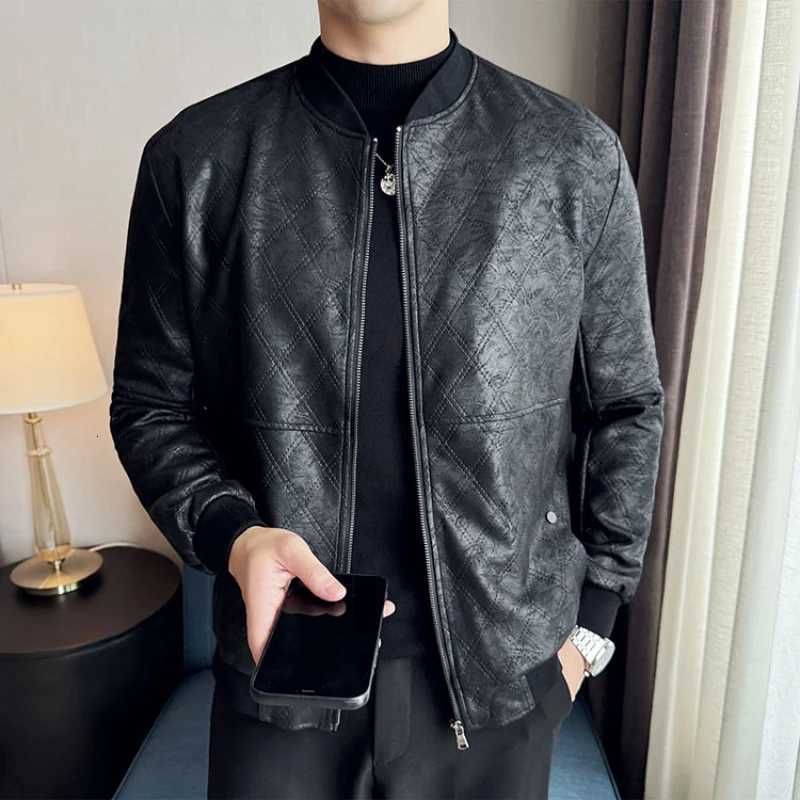 Autumn Fashion Plaid Stand Up Collar Leather Jacket for Men Highend Motorcycle Bike Jacket Casual Business Short Jacket 2024T251029